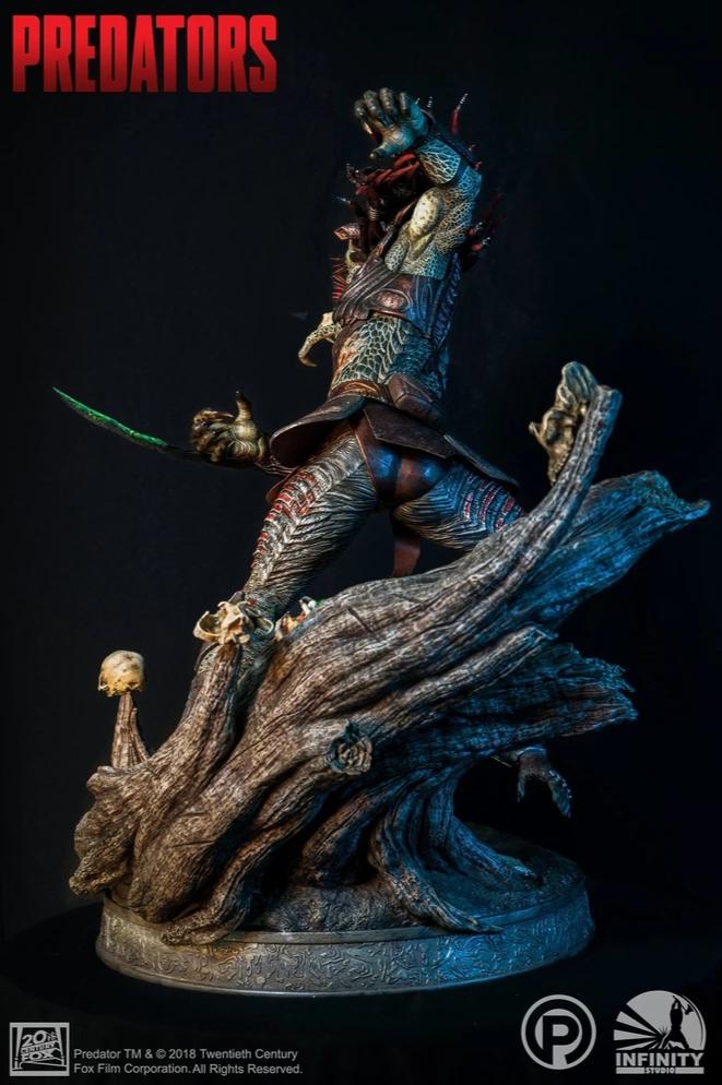 Berserker Predator 1/4 Scale Statue.