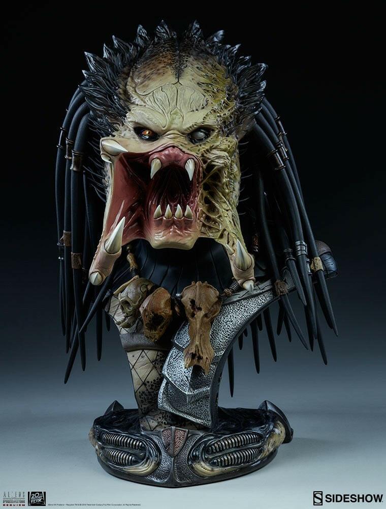 WOLF PREDATOR Sideshow.