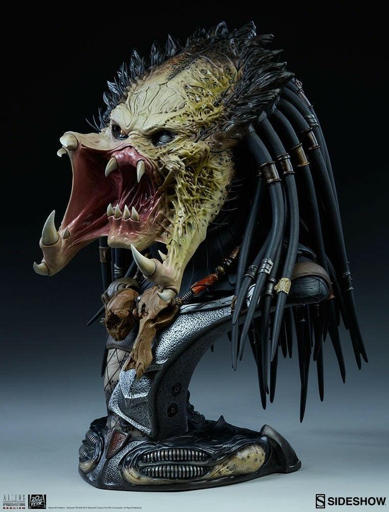 WOLF PREDATOR Sideshow.